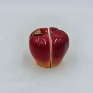 Apple Halves Salt And Pepper Shakers 2-3/4 Red Slices Stem Leaf Ceramic Taiwan